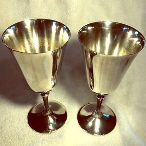 2 Matching Wedding Wine Goblets